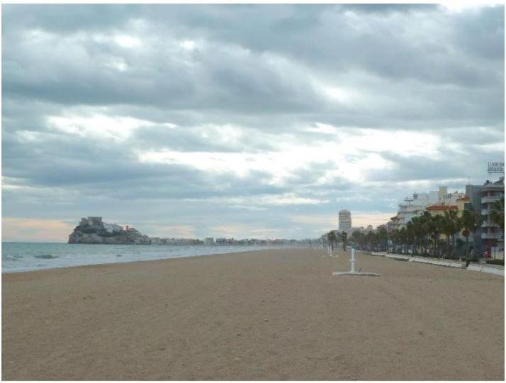The Beach Across The Street Пеньискола Экстерьер фото